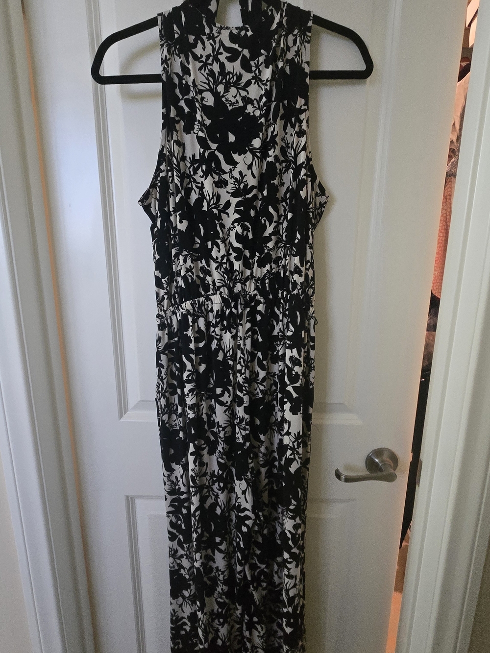 INC International Concepts Black and White Floral Jumpsuit. Slimming. - Picture 4 of 5